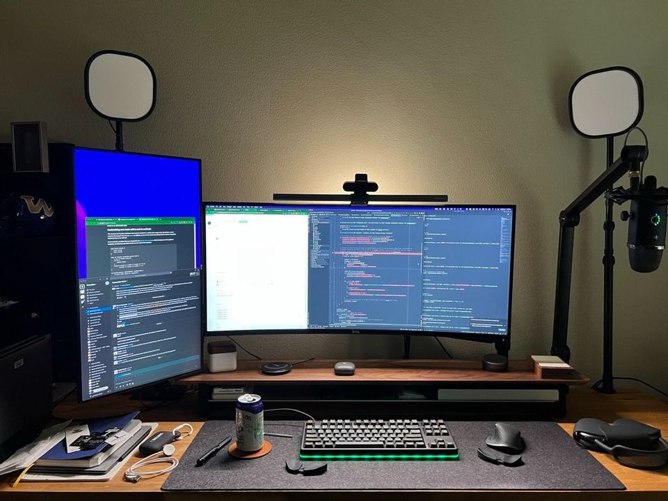 desk setup